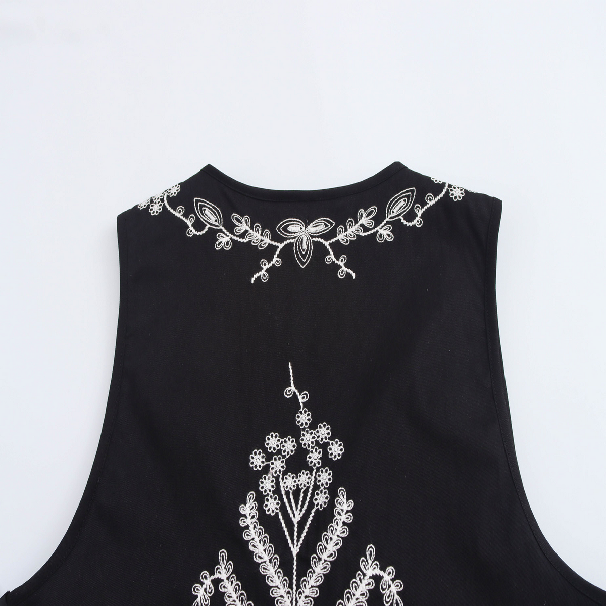 Embroidered Sleeveless Vest ? French Vintage Style