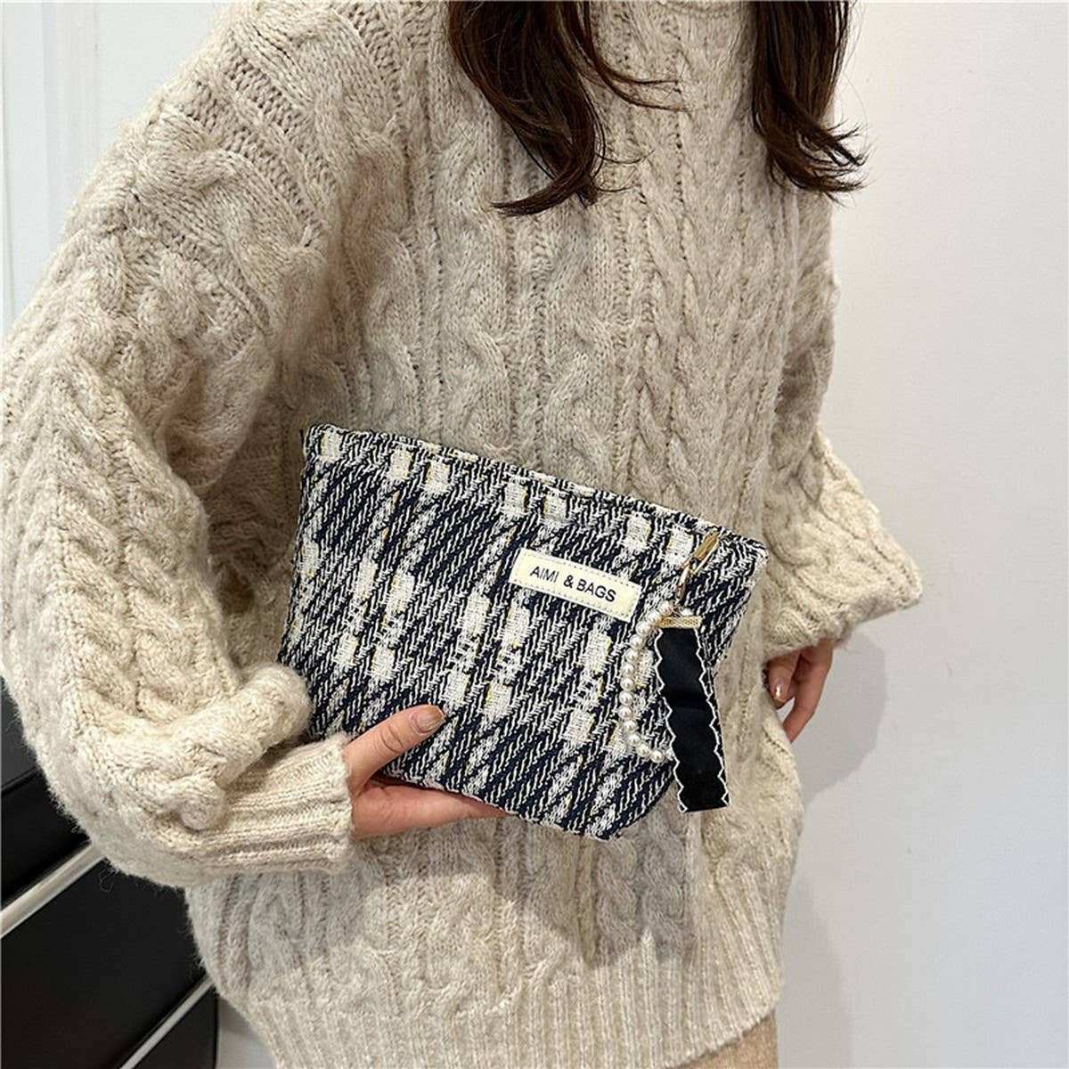 WOMEN'S STRIPED WOOLEN STORAGE COSMETIC BAG_CWAB4380