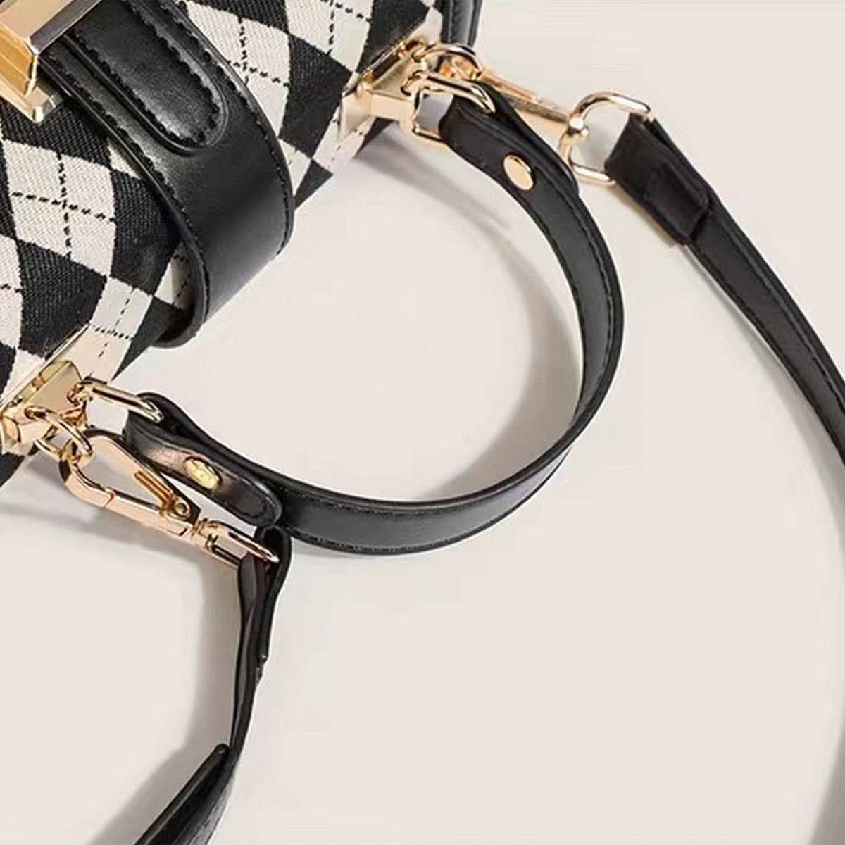 SMALL HIGH-END FASHIONABLE CHAIN SHOULDER BAG_CWAB3440