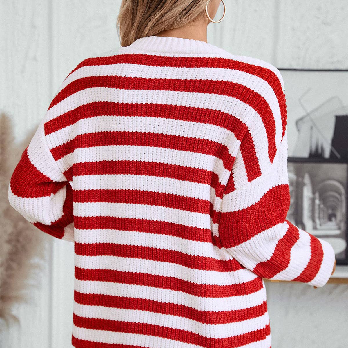 Stylish striped color-matching chenille pullover