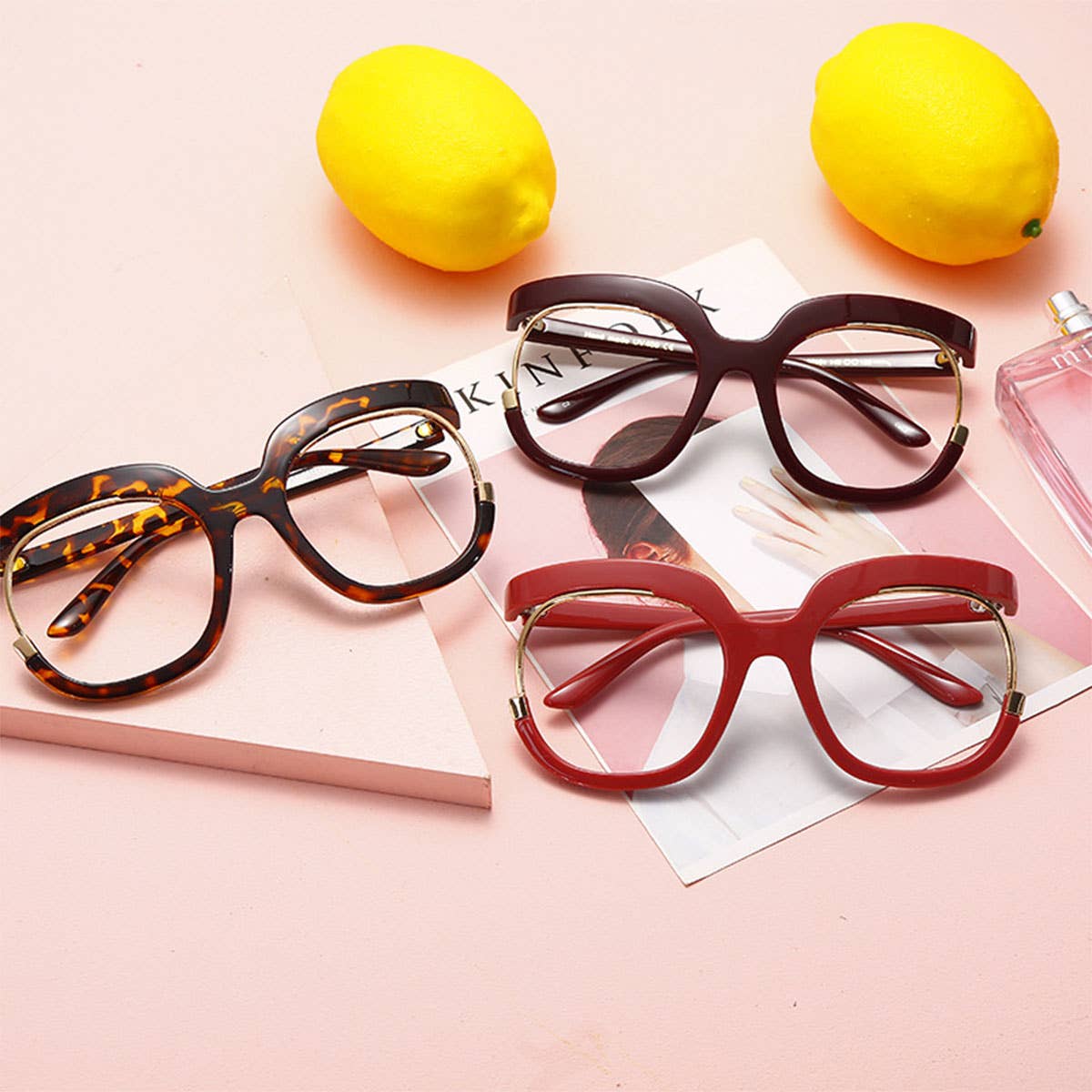 WOMEN ROUND-FRAMED GLASSES WITH LARGE FRAMES