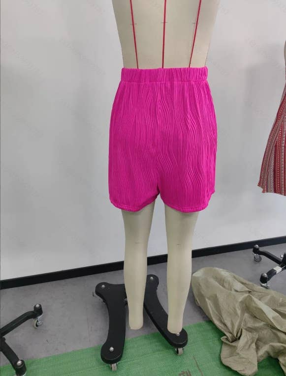 Solid-color high-waisted textured casual shorts