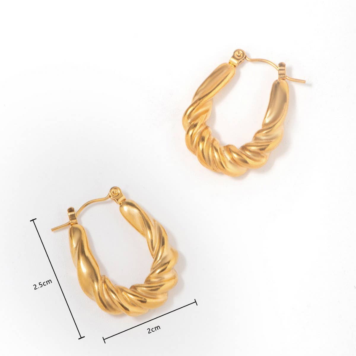 GOLD STAINLESS STEEL TWISTED U-SHAPED EARRINGS