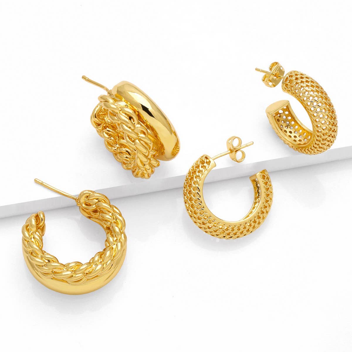 C SHAPED HOLLOW GOLD PLATED EARRINGS_CWAJE1032