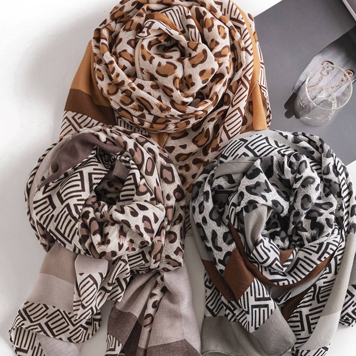 EUROPEAN AND AMERICAN LEOPARD PRINT SCARF_CWASC1015