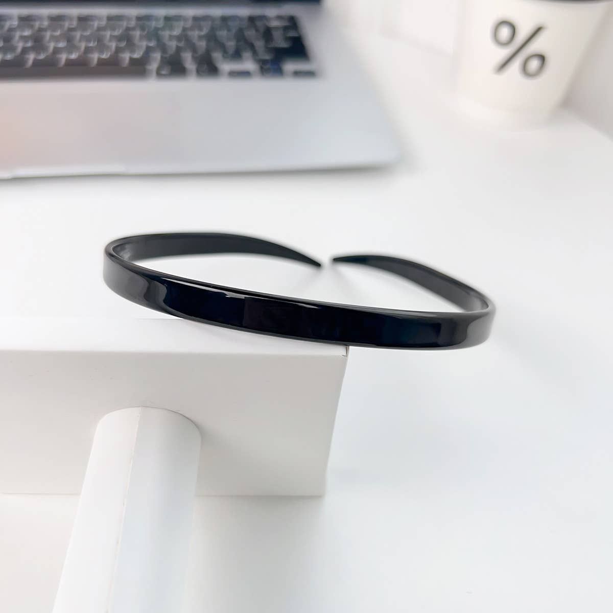 High-end sunglasses and acetic acid hair band