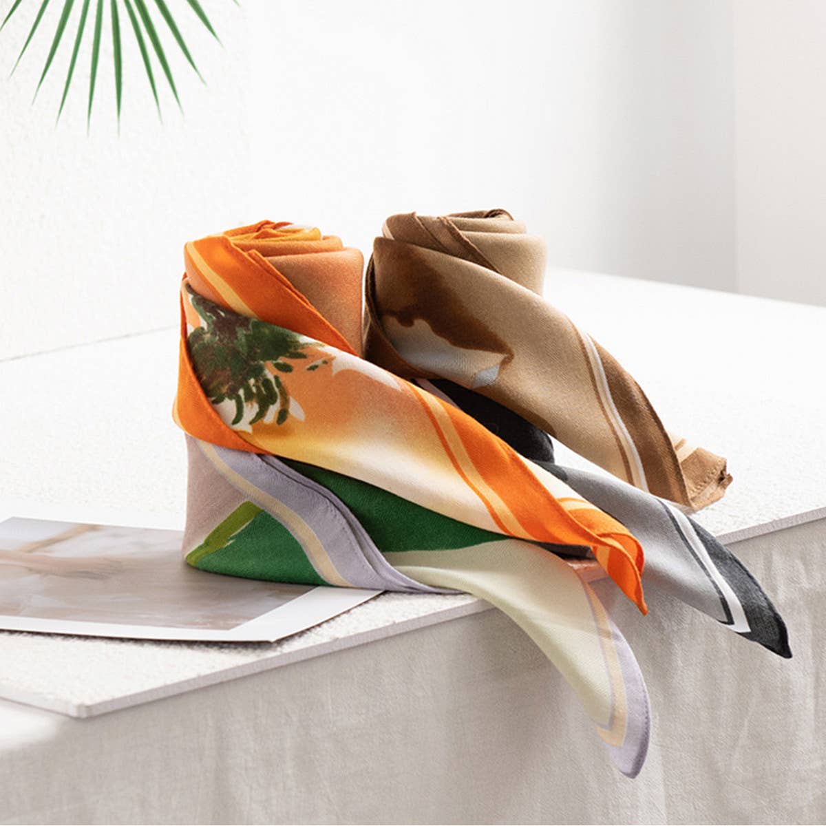 2024 NEW ARTISTIC RETRO PRINTED SQUARE SCARF_CWASC0932