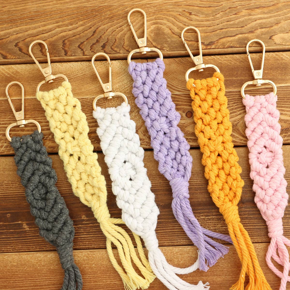 VINTAGE BOHEMIAN TASSEL KEYCHAIN