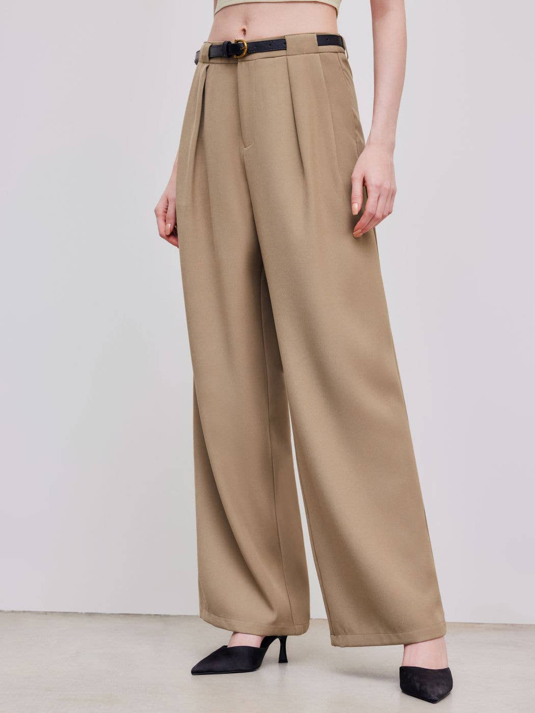 High-waisted straight-leg trousers with a belt