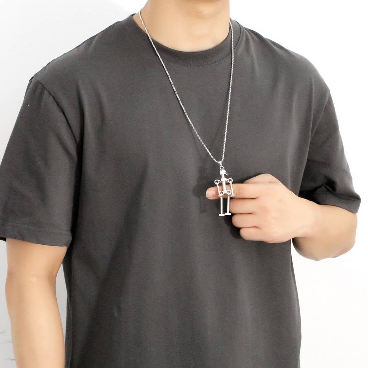 SCREW ROBOT PENDANT FASHION NECKLACE