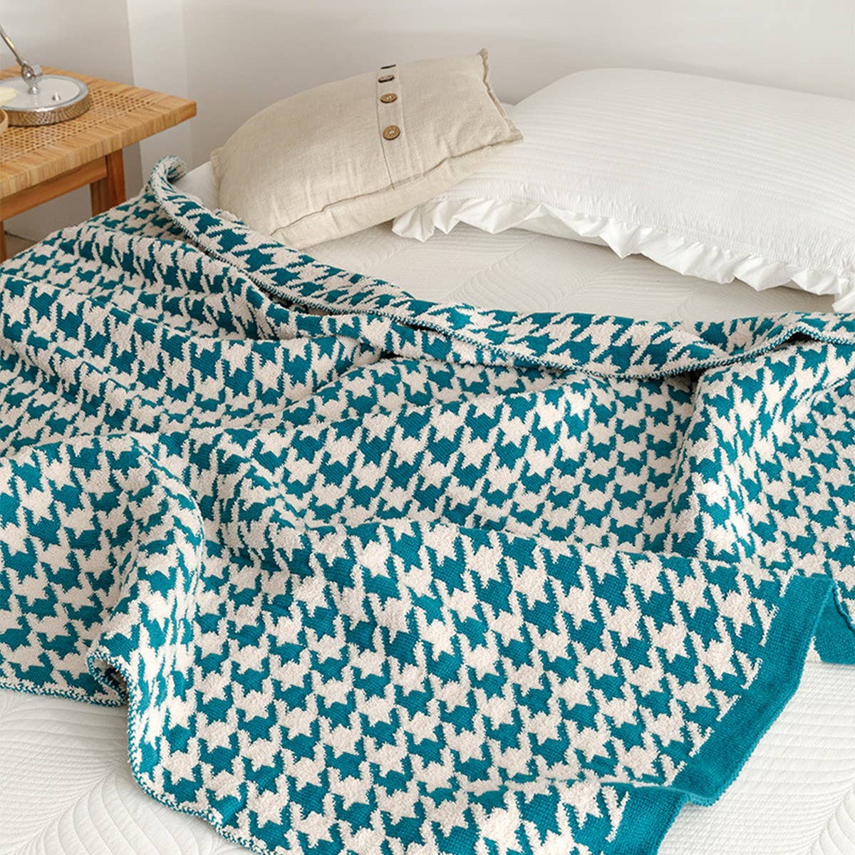 VERSATILE HOUNDSTOOTH KNITTED WOOL THROW BLANKET