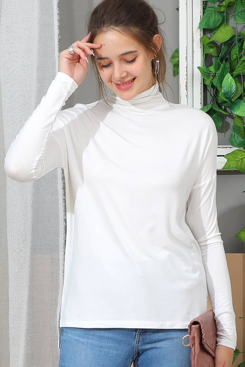 SOLID COLOR LONG SLEEVED HIGH NECK T SHIRT_CWTTL1438