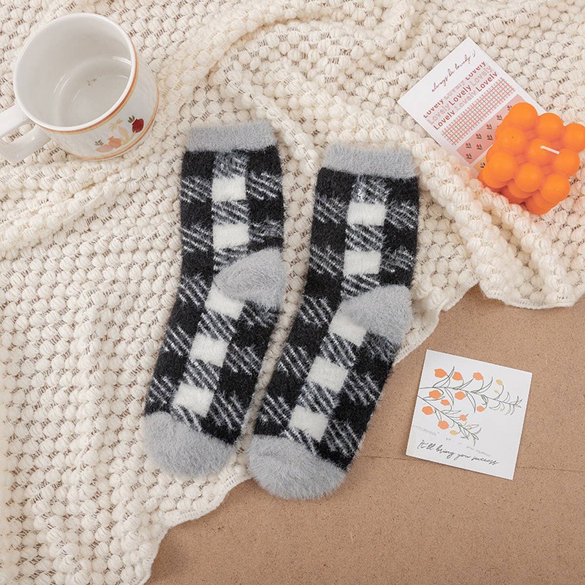 MID-TUBE WINTER WARM PLUSH SLEEPING SOCKS