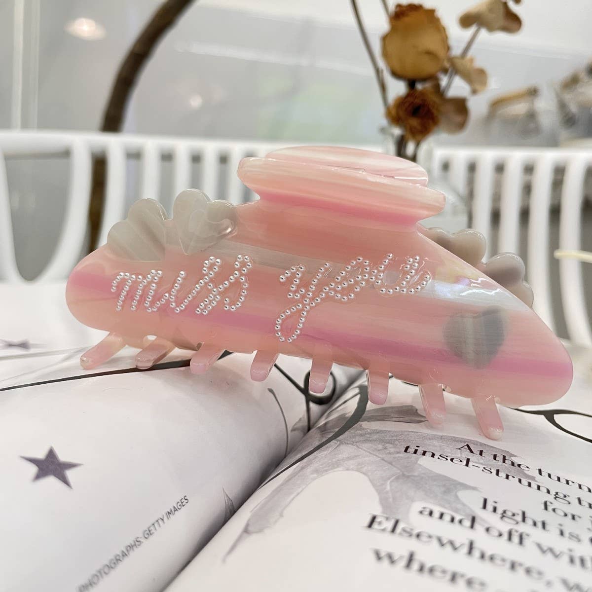 CWAHA1549_LOVE STRIPES MISS YOU PEARLS LARGE HAIR CLAW CLIP