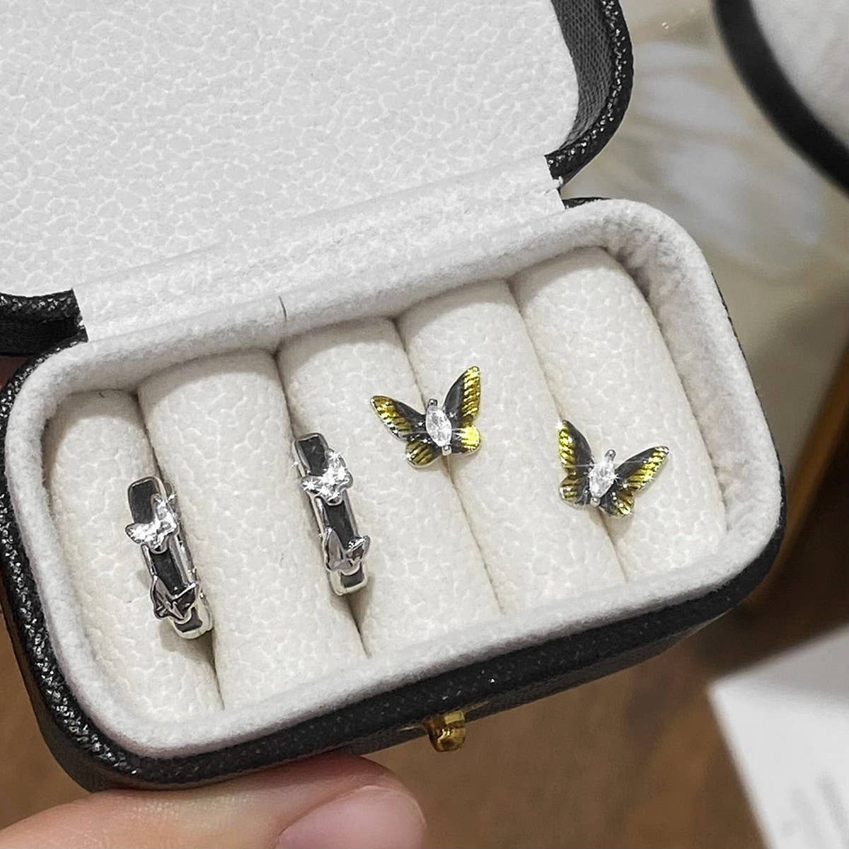 FASHIONABLE EXQUISITE BUTTERFLY EARRINGS FOR WOMEN