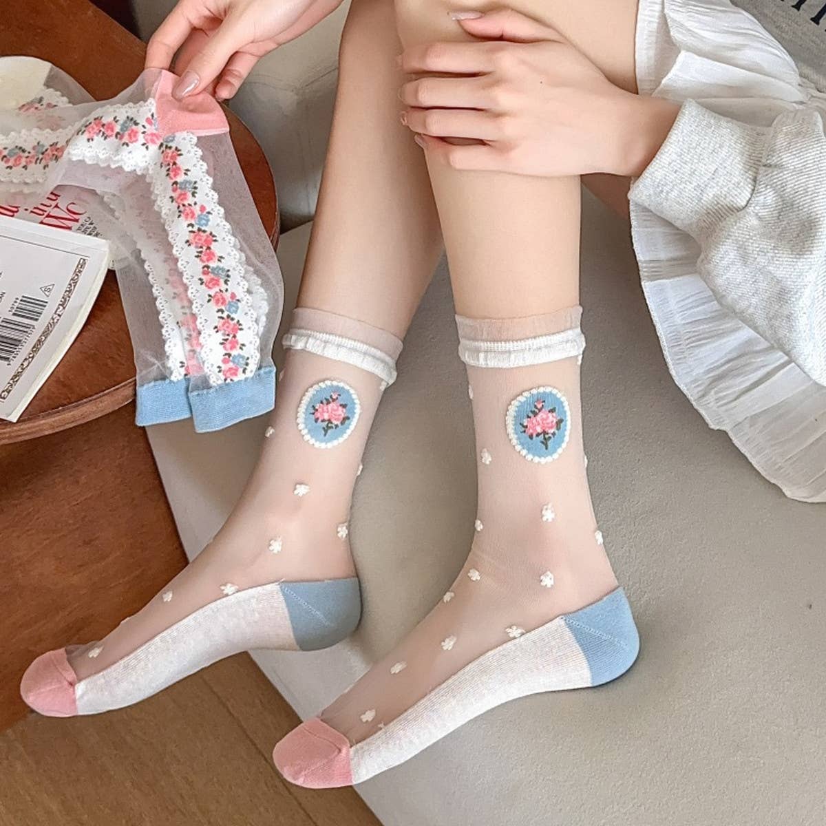 EXQUISITE CASUAL TRANSPARENT SOCKS_CWMS0563