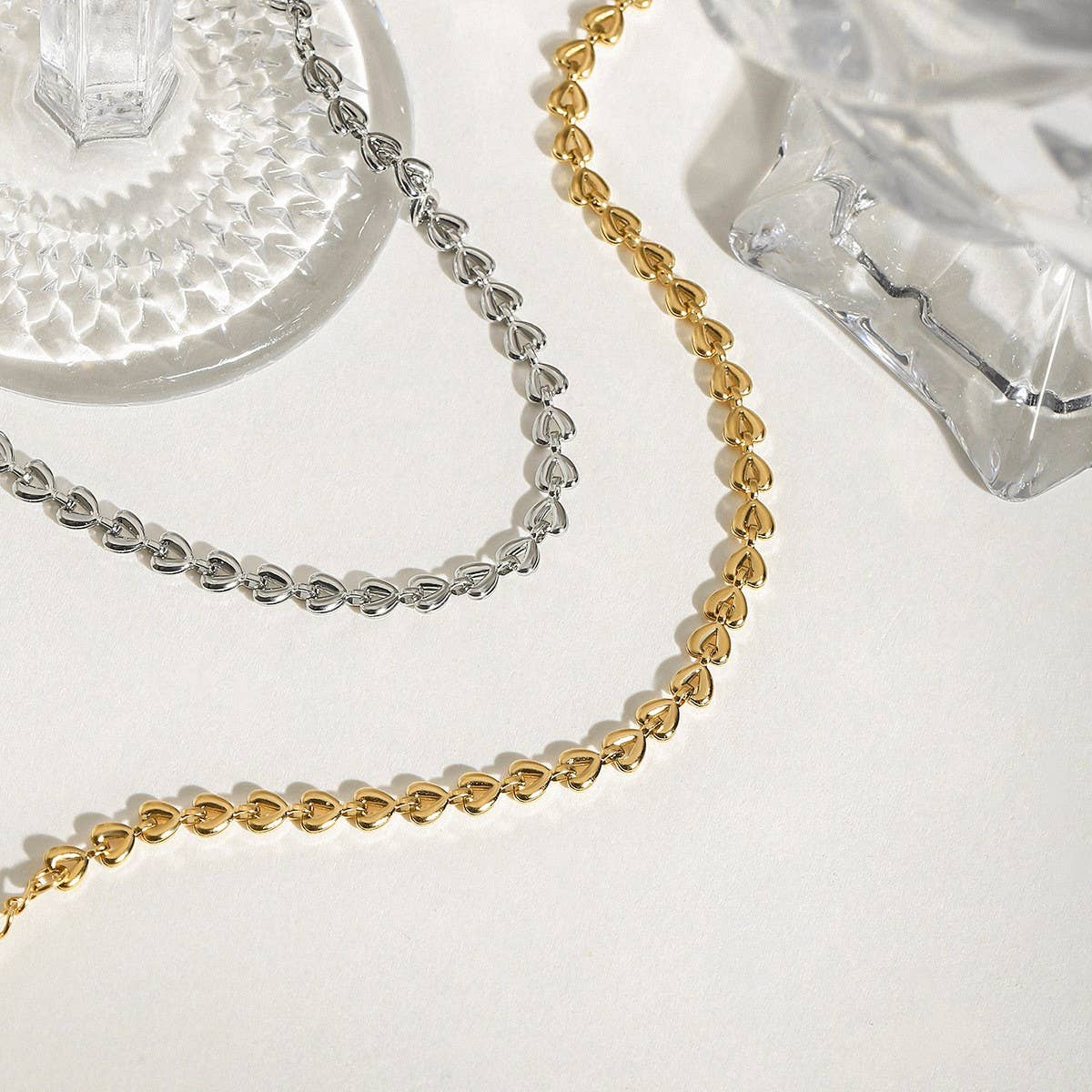 18K Gold Hollow Heart Chain Bracelet for Her_CWAJE4645