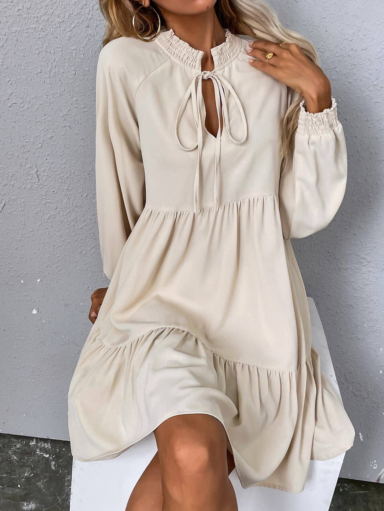 Puffed sleeves Elegant and loose classical dress