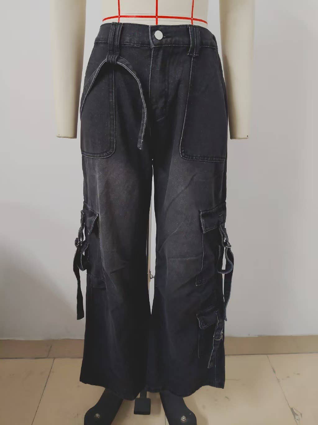 Washed multi-pocket decorated wide-leg jeans