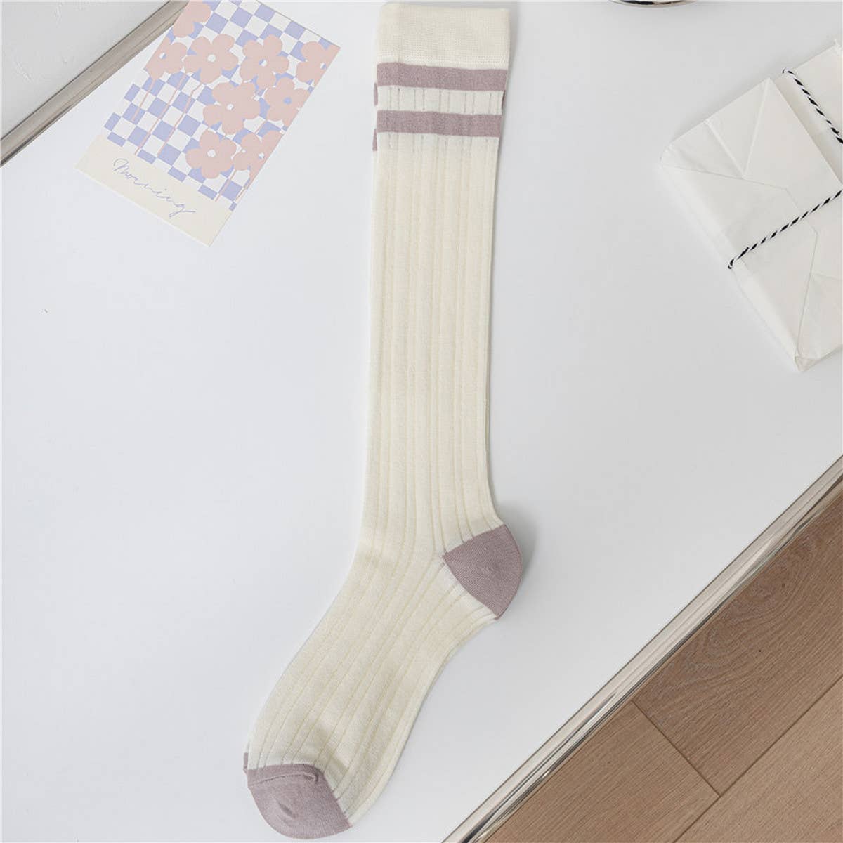 LIGHTWEIGHT CONTRAST STRIPED SOCKS