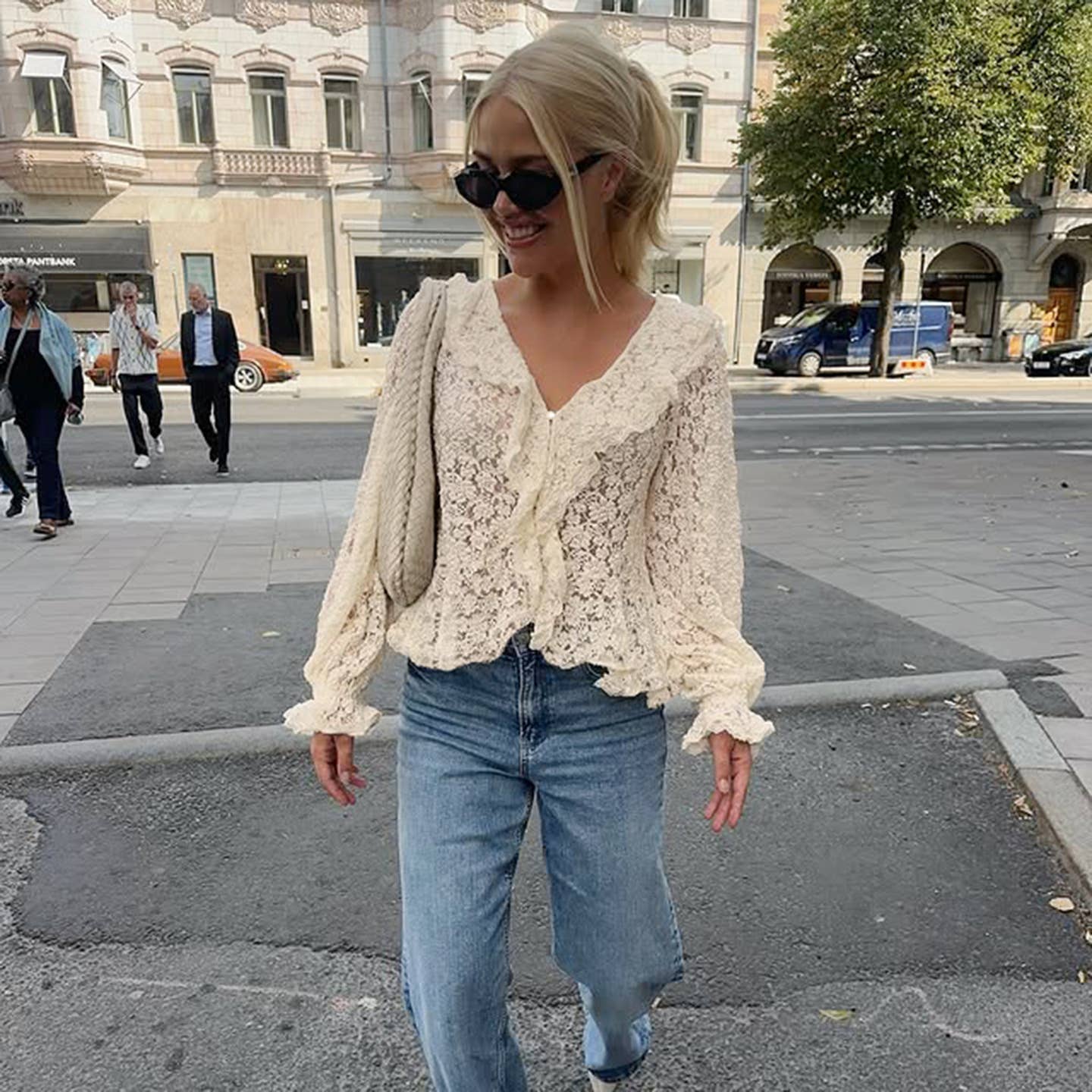 Translucent falbala hubble-bubble sleeve blouse