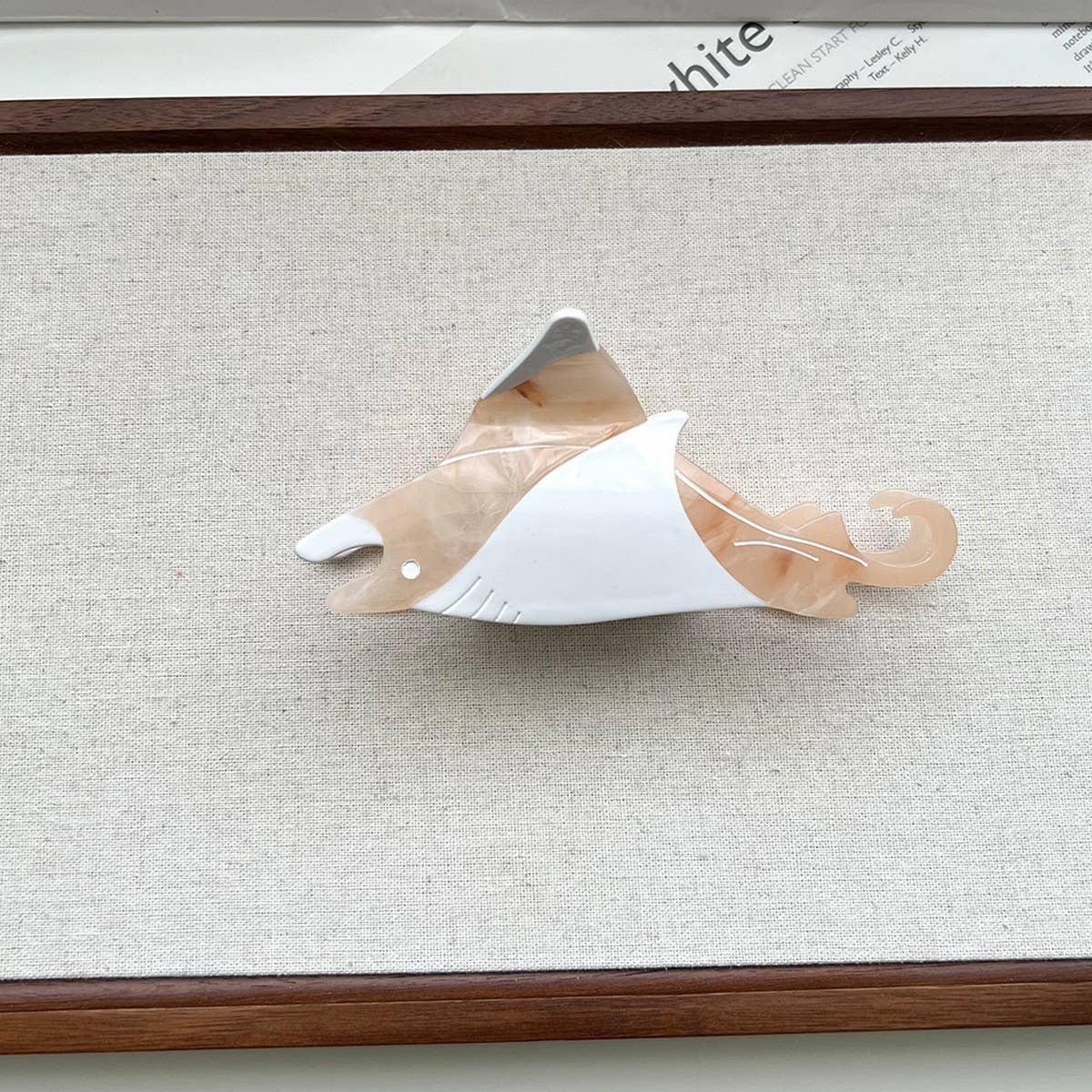 Stingray Acetate Hair Claw Clip for Women_CWAHA5786