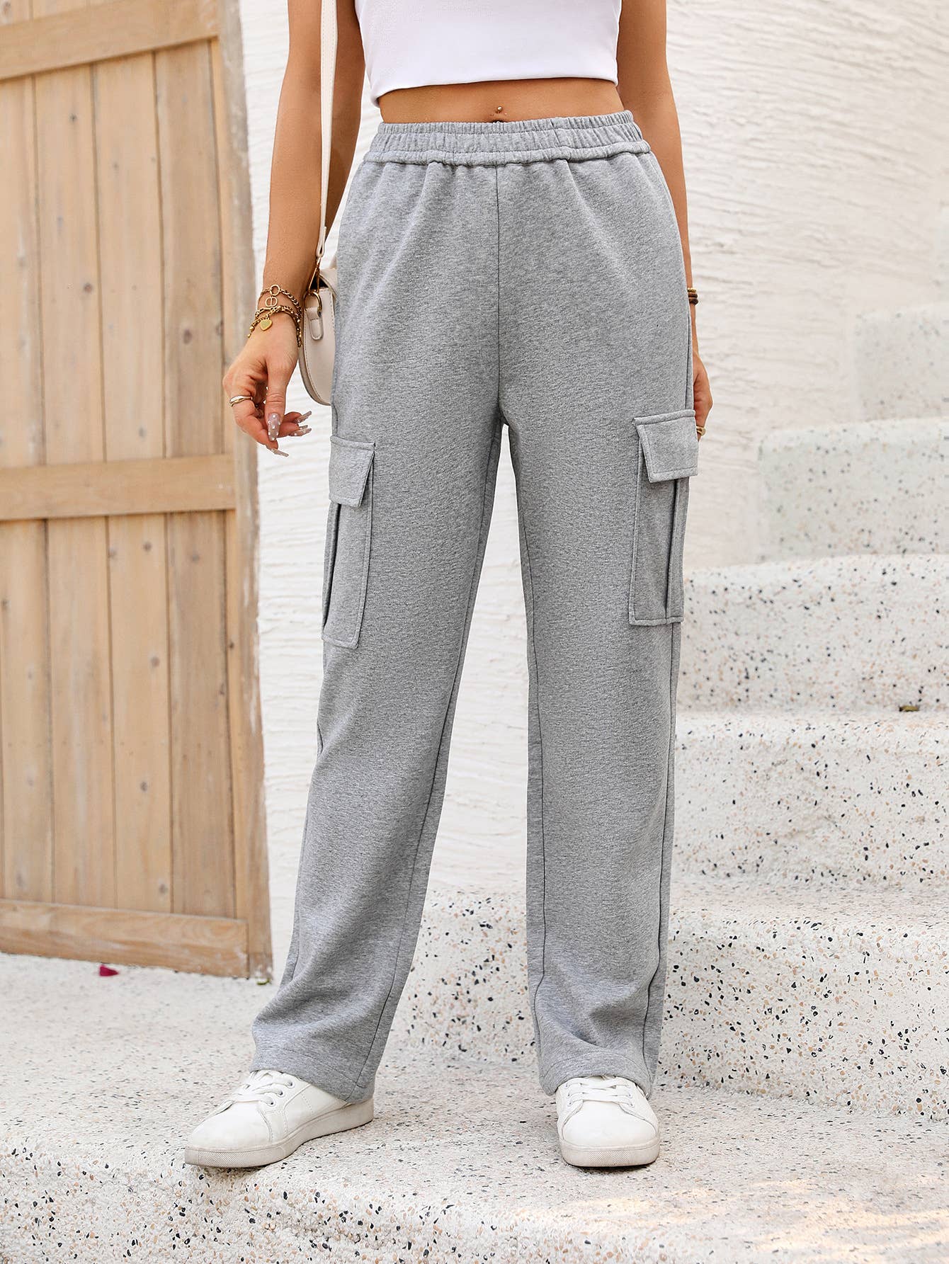 HIGH-WAISTED CARGO POCKET SWEATPANTS