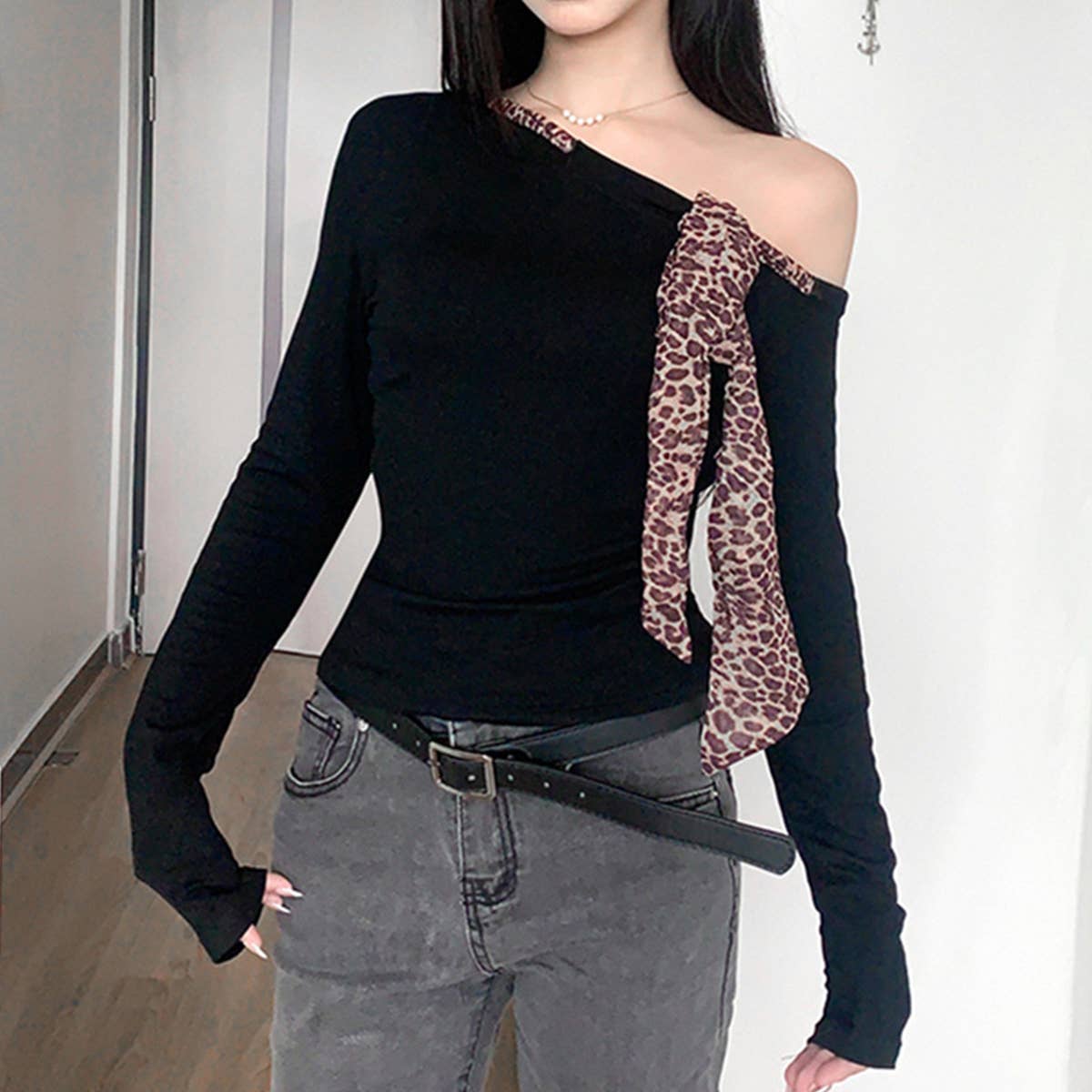 LEOPARD-PRINT LACE-UP WITH DIAGONAL SHOULDER BASE