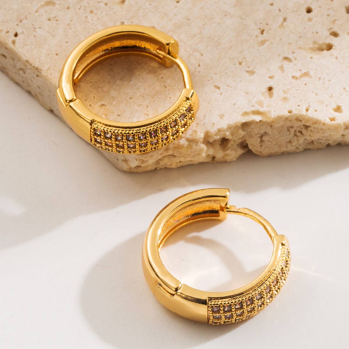 Square Hoop Earrings Gold-Plated Unique Design_CWMM8532