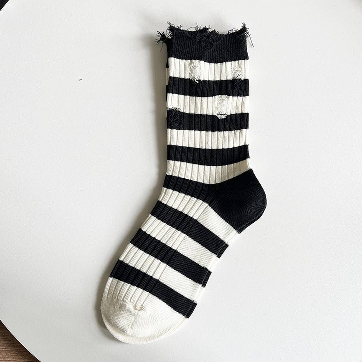 COTTON BLACK AND WHITE STRIPED HOLE SOCKS