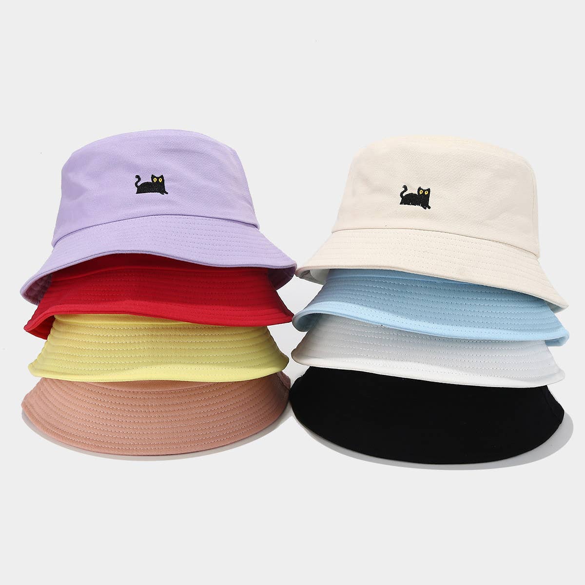 MACAROON-COLORED BLACK CAT EMBROIDERED BUCKET HAT_CWAH1631