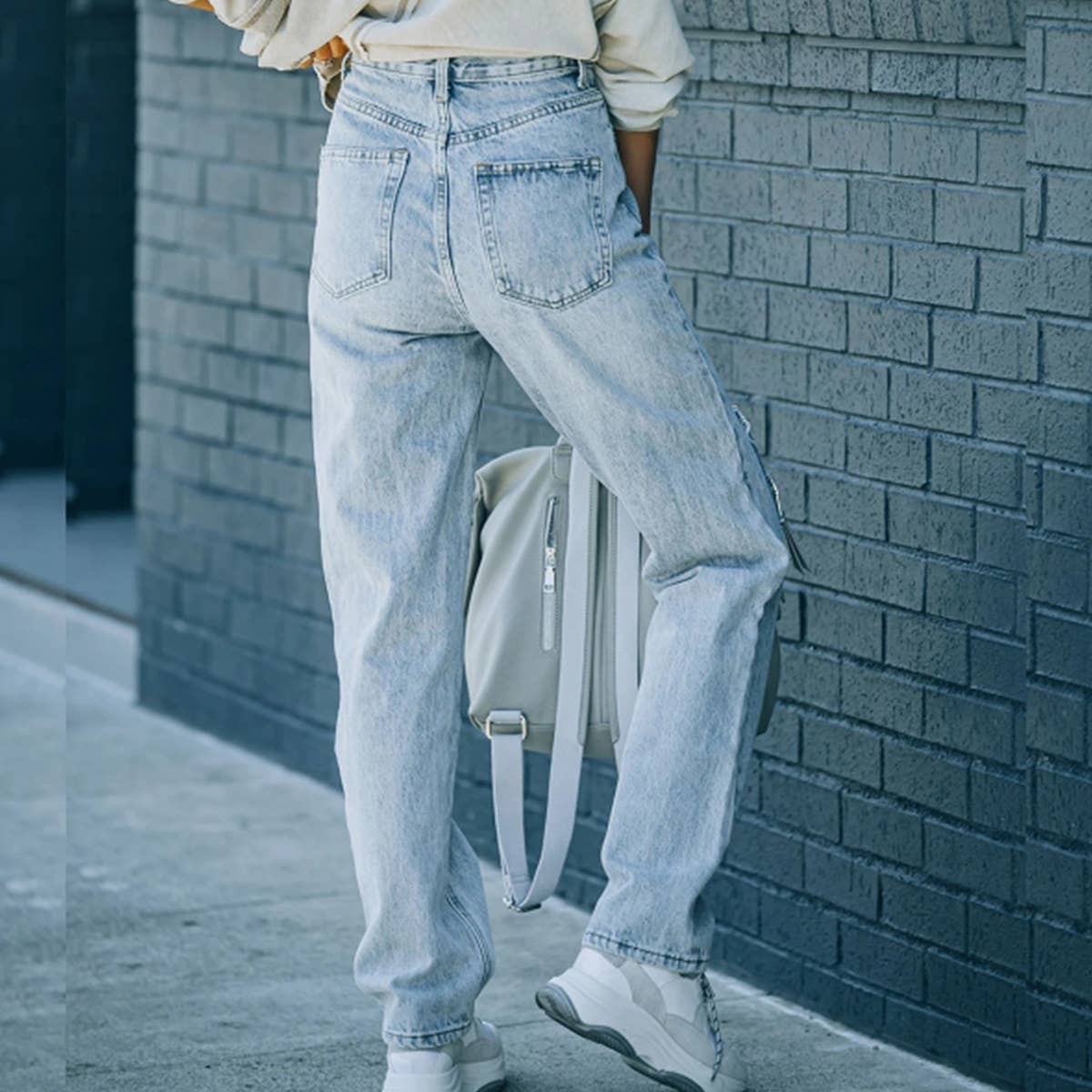 Distressed Irregular Hem Jeans ? Casual Denim