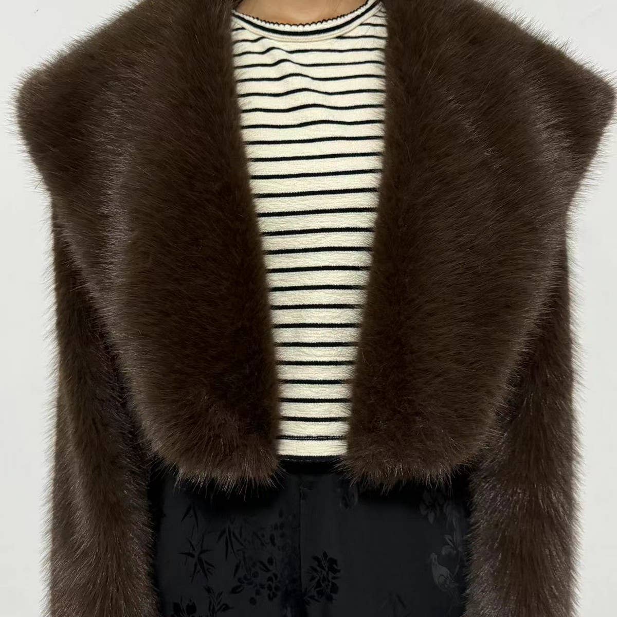 Women??¢s Short Faux Fur Jacket Long Sleeve Chic_CWMM9130