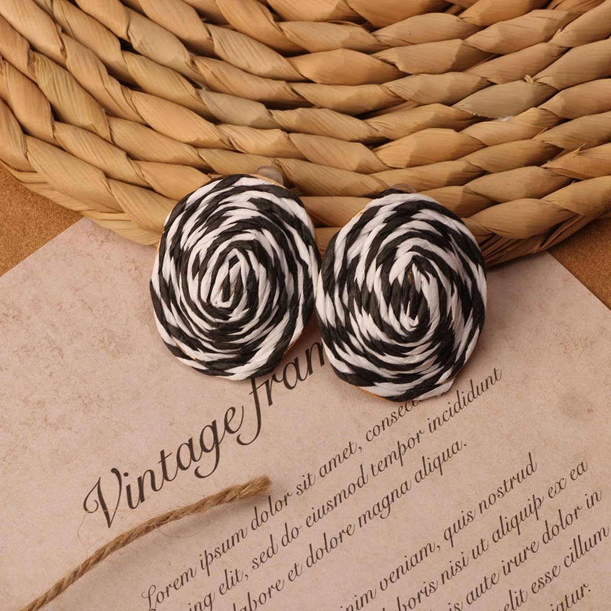 NEW VINTAGE SIMIAN GRASS VINE WOVEN EARRINGS_CWAJE4011