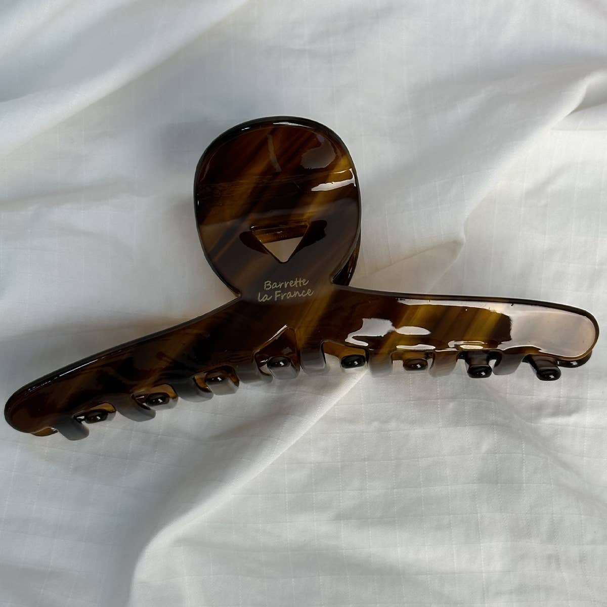 LARGE LINE SHARK HAIR CLIP_CWAHA0861