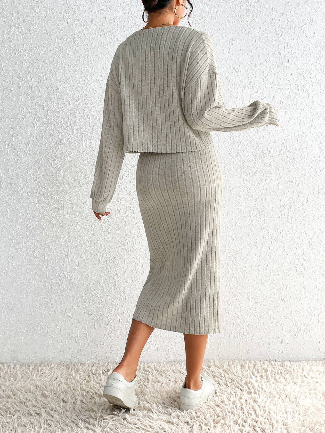Long-sleeved knitted halter dress coat set