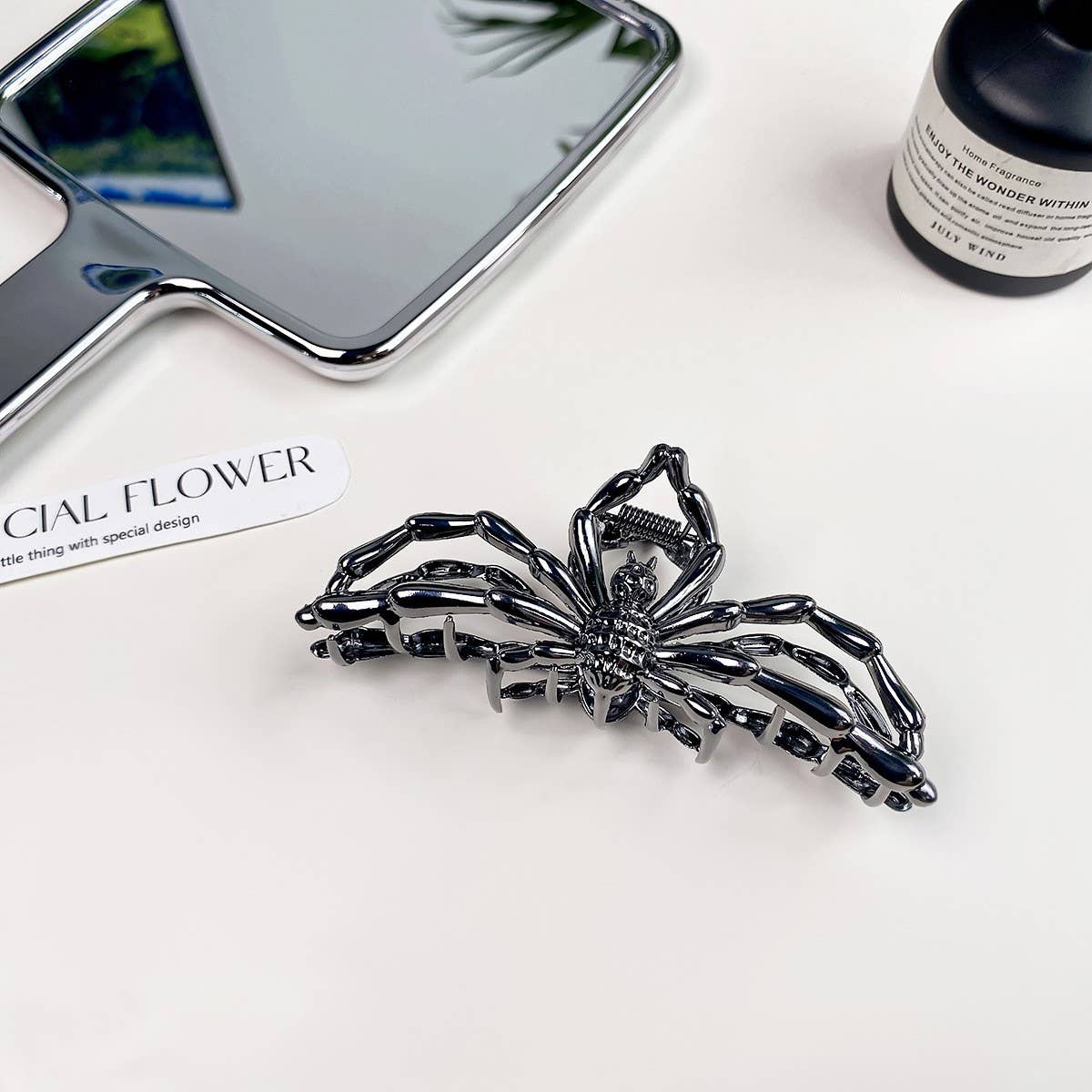 Gothic ghost hand pleated high-end alloy hairpin
