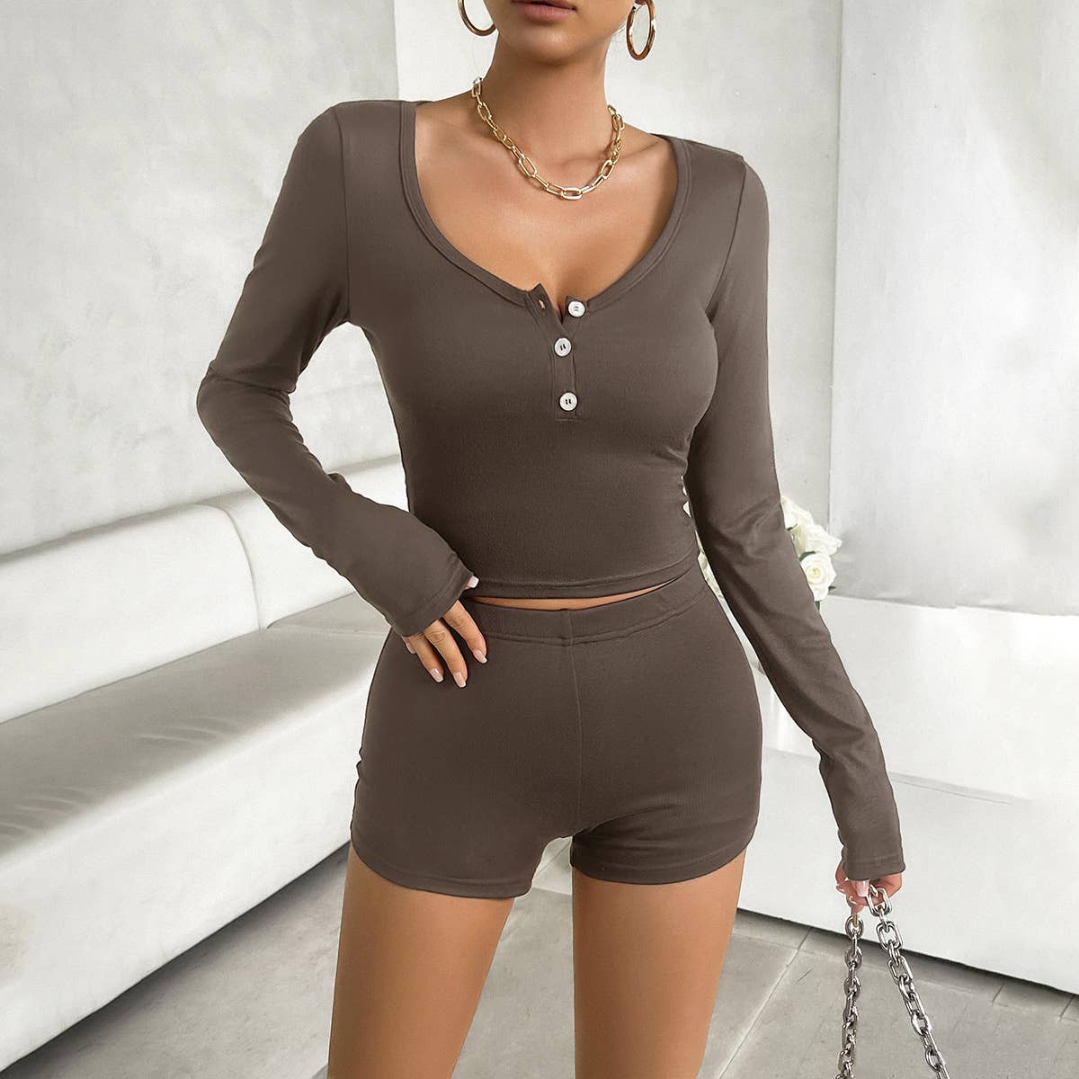 SLIM-FIT LONG-SLEEVED TOP AND SHORTS SUIT