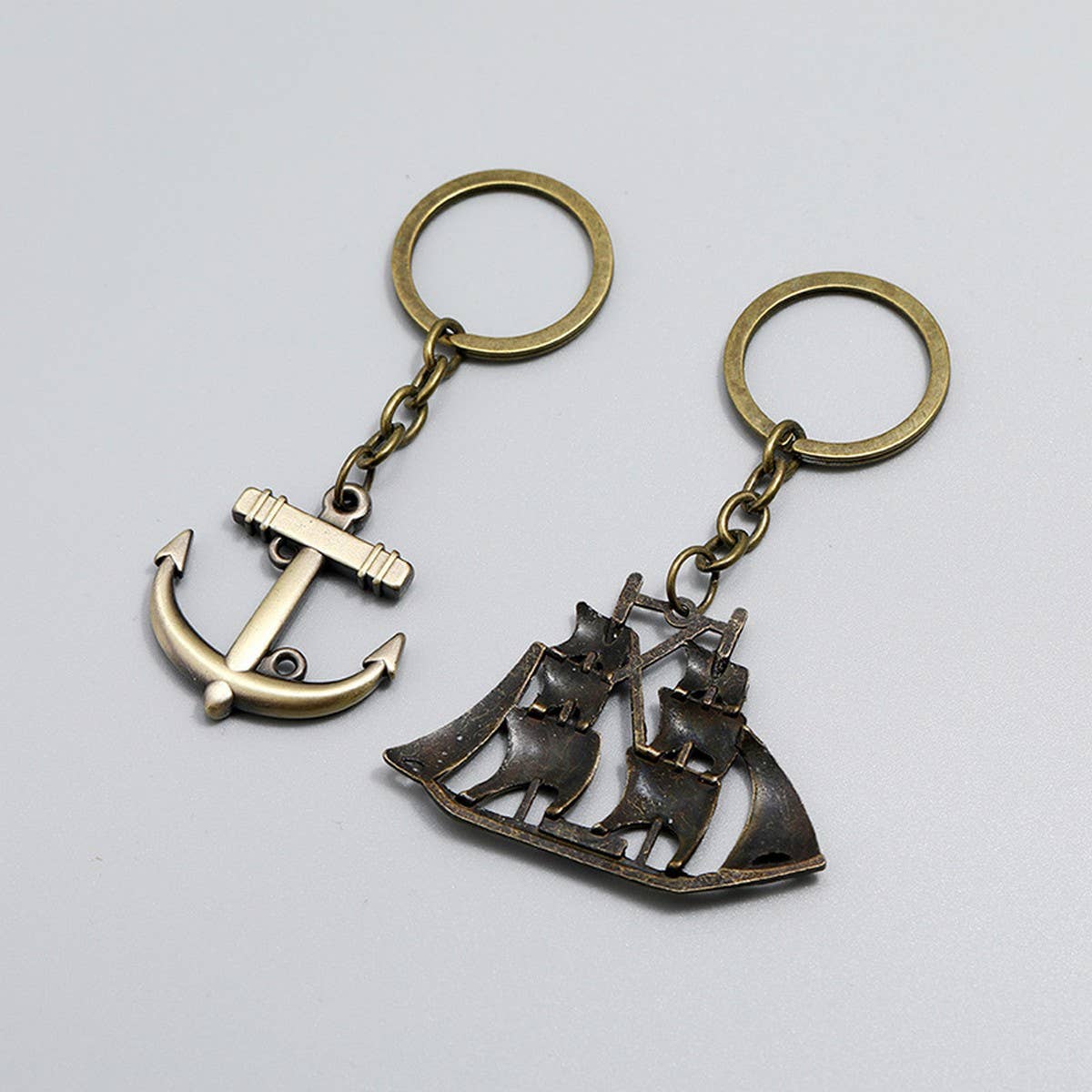 SIMPLE CREATIVE BRONZE SAILBOAT CAR KEYCHAIN_CWMM4718