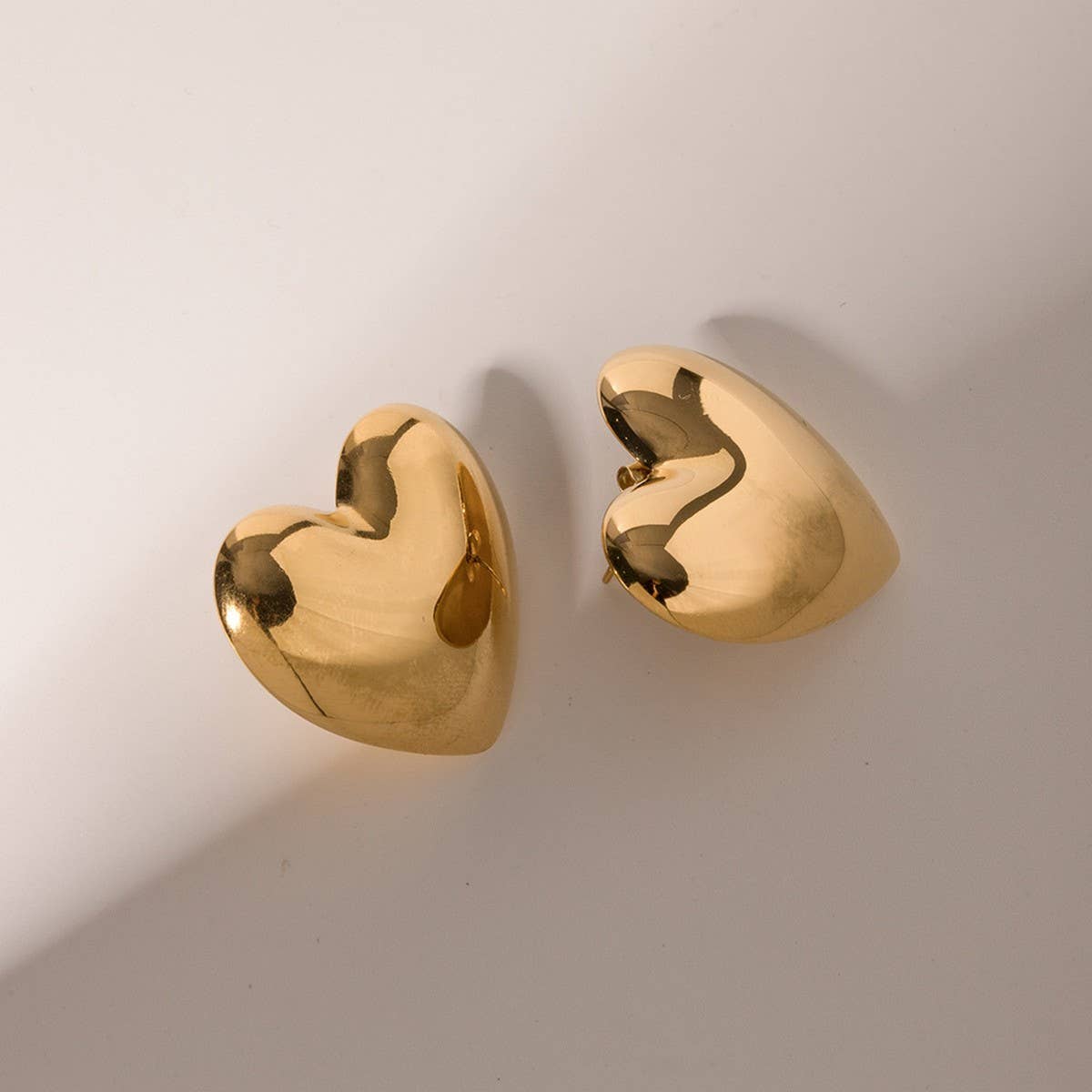 SIMPLE AND POPULAR GLOSSY LOVE EARRINGS