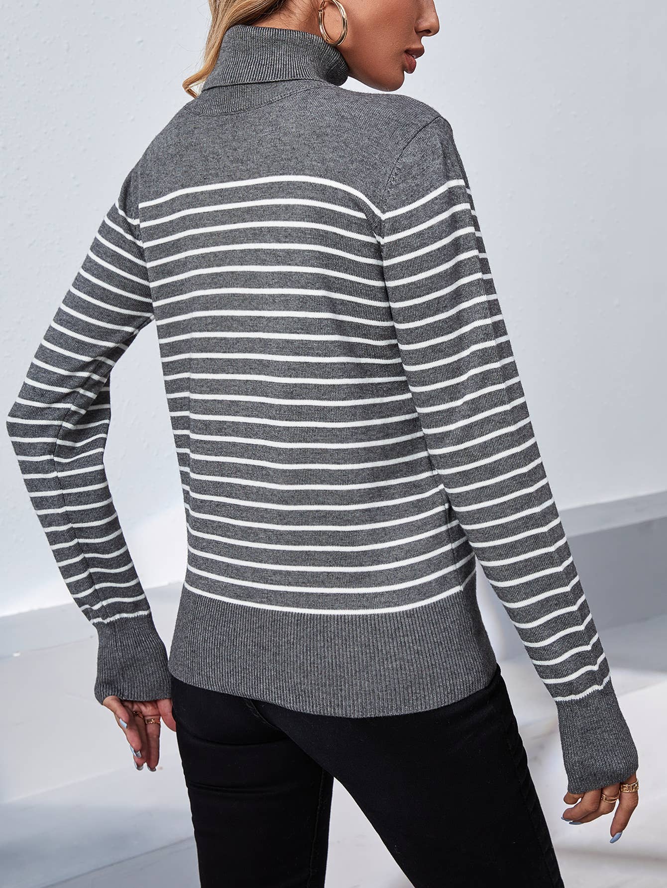 TURTLENECK STRIPED PULLOVER SWEATER