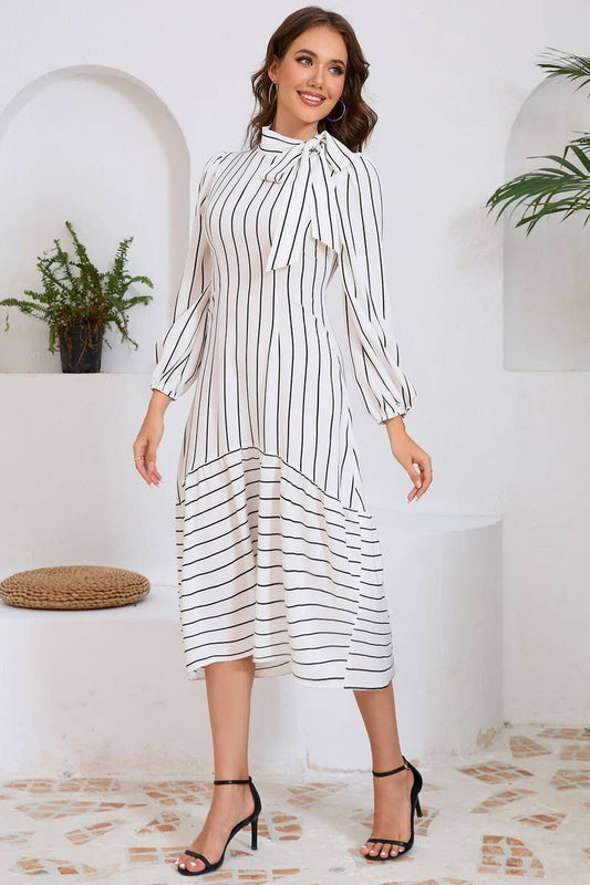 CWDMD4000_LONGSLEEVED STAND-UP COLLAR PINSTRIPED WORK DRESS