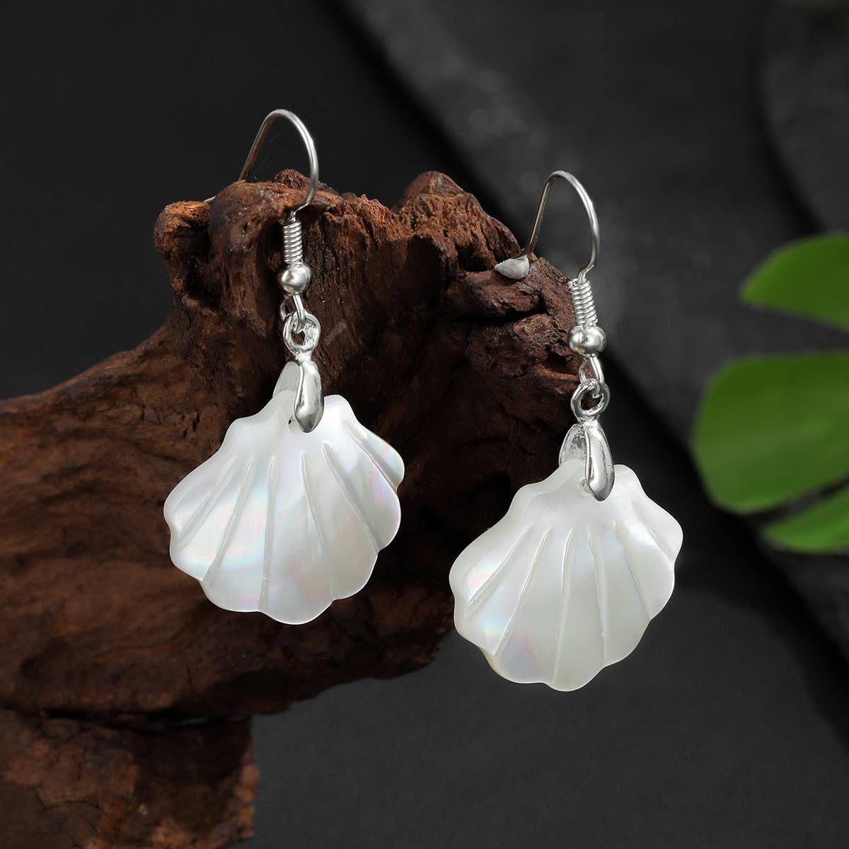 FRESH FAN-SHAPED WHITE BUTTERFLY SHELL EARRINGS