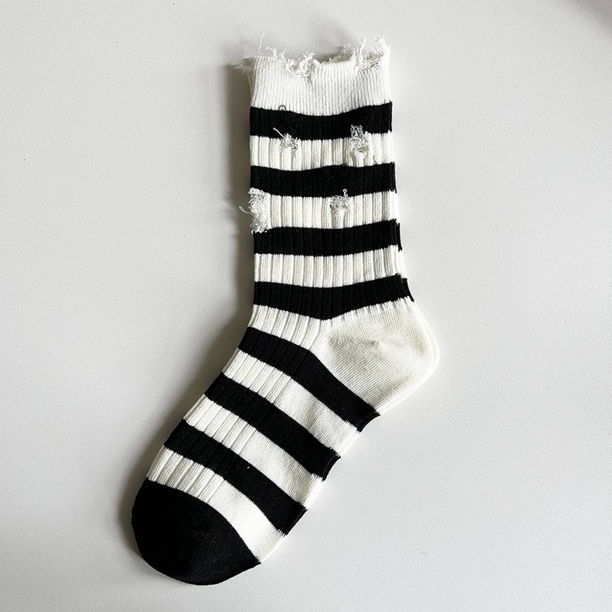 COTTON BLACK AND WHITE STRIPED HOLE SOCKS