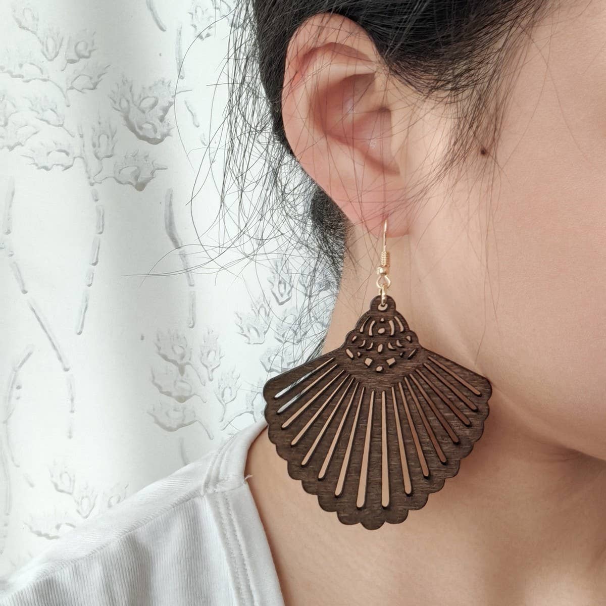 SIMPLE AND FASHIONABLE HOLLOW WATER DROP EARRINGS