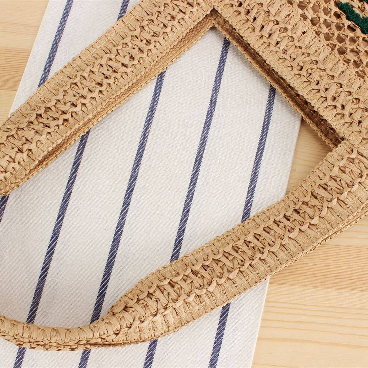 VERSATILE LETTER LARGE CAPACITY STRAW BAG_CWAB2014