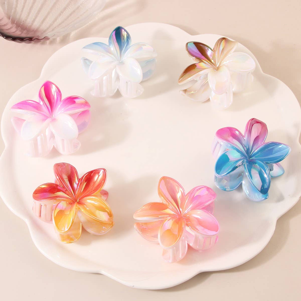 Egg Flower Gradient Hair Claw ? Stylish & Elegant