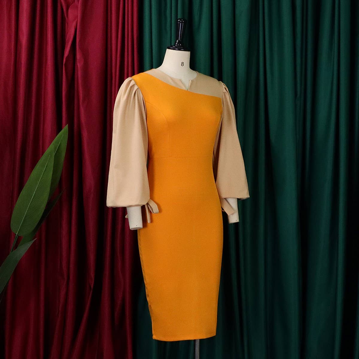 LONG-SLEEVED TIE-STRAP COLOR-BLOCKED DRESS