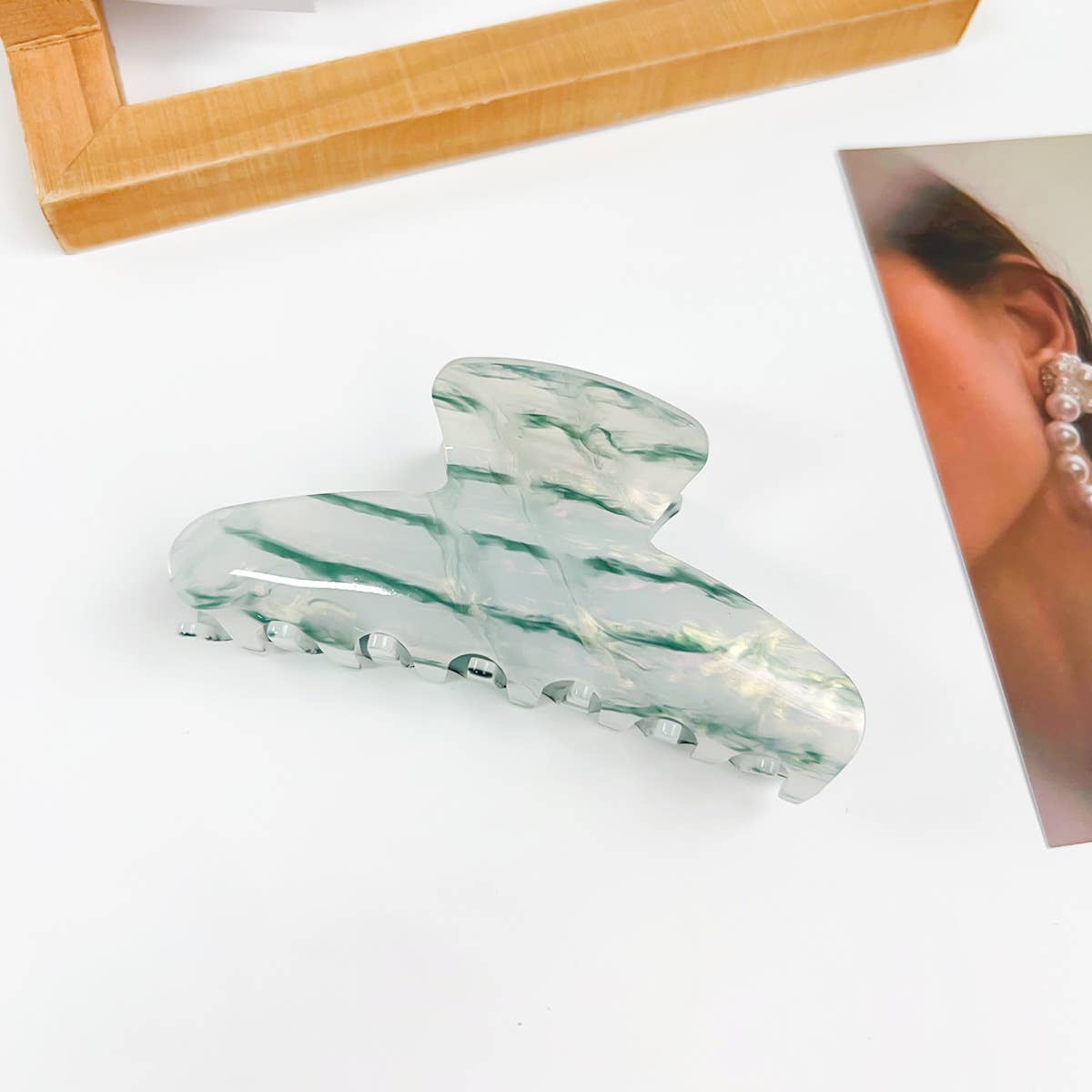 Simple geometric grab acrylic hair clip