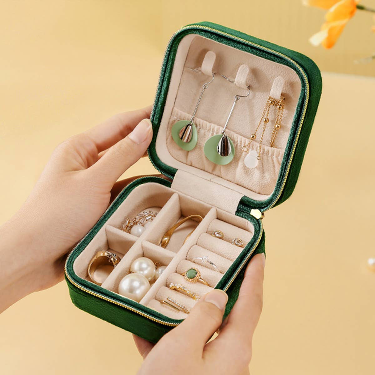 VELVET DOUBLE LAYER PORTABLE JEWELRY STORAGE BOX
